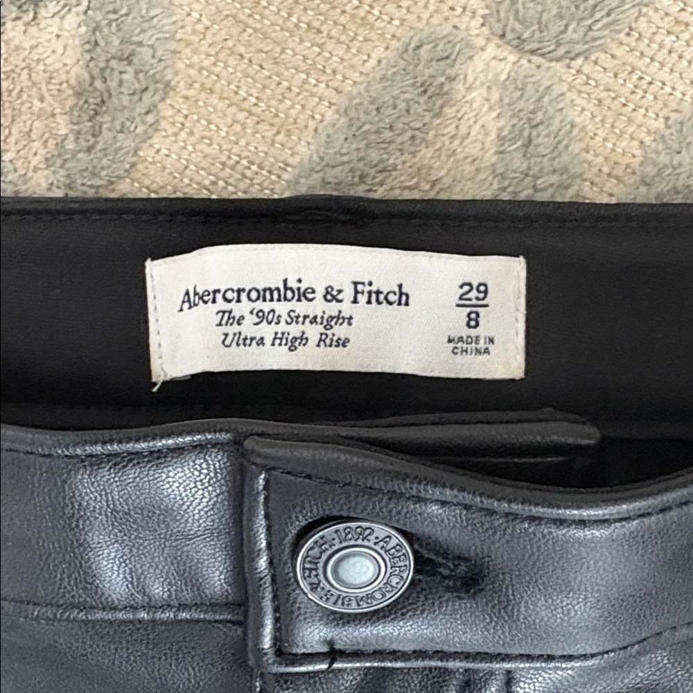 Abercrombie & Fitch black Faux Leather Straight leg ultra high rise Pant 29/8 - Picture 2 of 3